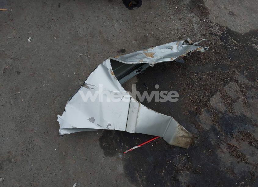 Photo 12 of 2000 Toyota Camry LE (VIN 4T1BG22K5YU677186)