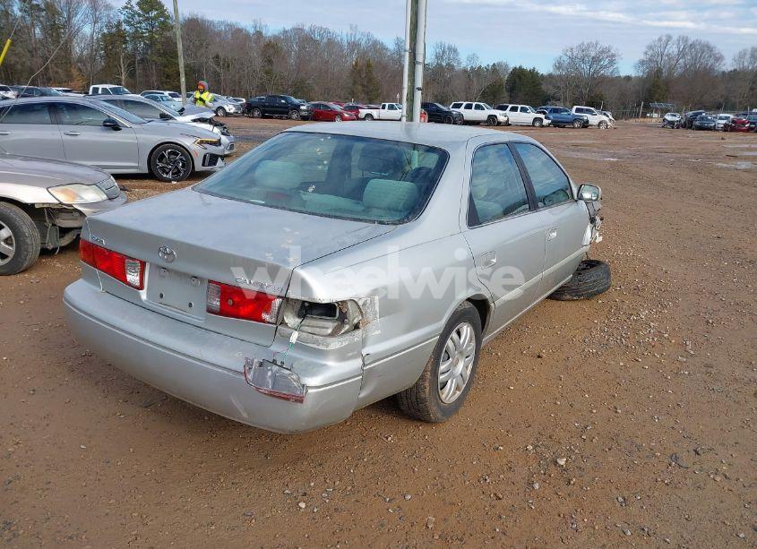 Photo 4 of 2000 Toyota Camry LE (VIN 4T1BG22K5YU677186)