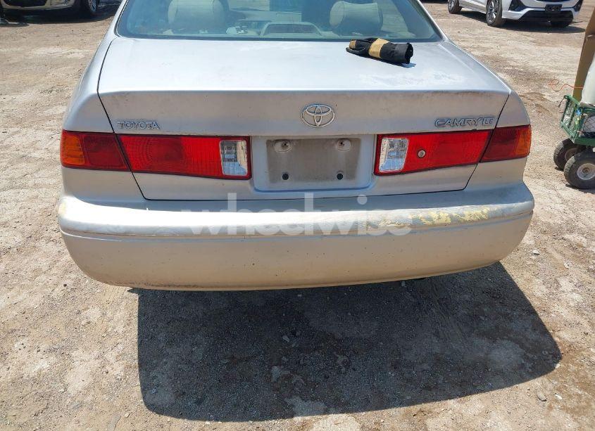 Photo 13 of 2000 Toyota Camry LE (VIN 4T1BG22K5YU731201)