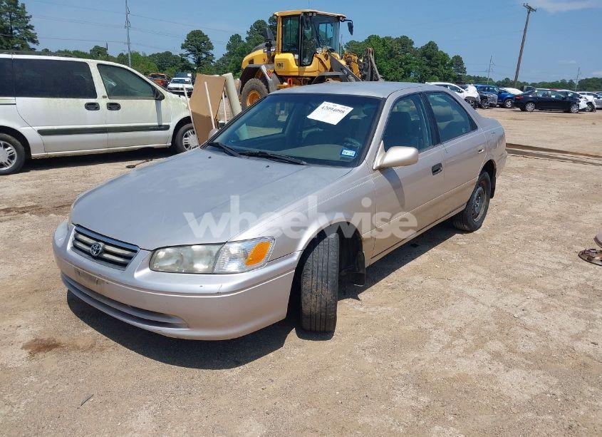 Photo 2 of 2000 Toyota Camry LE (VIN 4T1BG22K5YU731201)