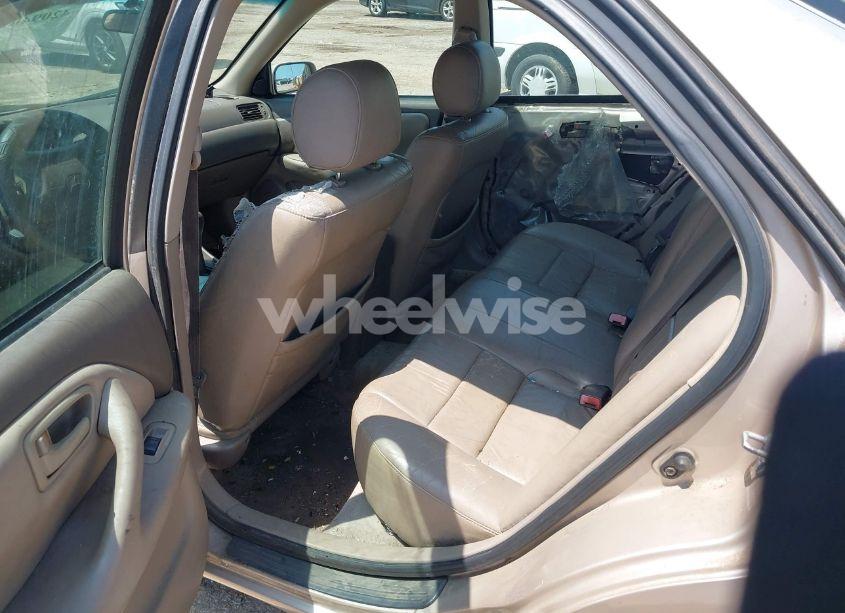 Photo 8 of 2000 Toyota Camry LE (VIN 4T1BG22K5YU731201)