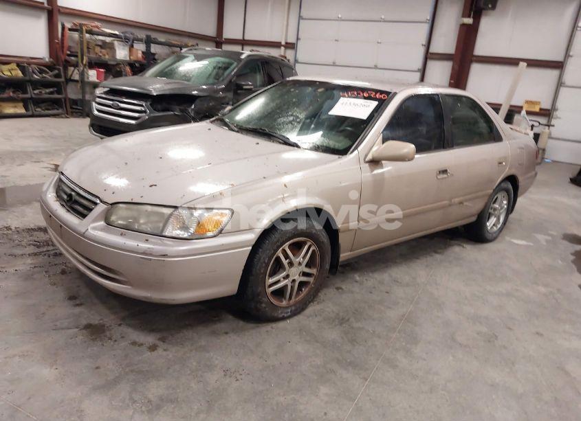 Photo 2 of 2001 Toyota Camry LE (VIN 4T1BG22K61U095586)