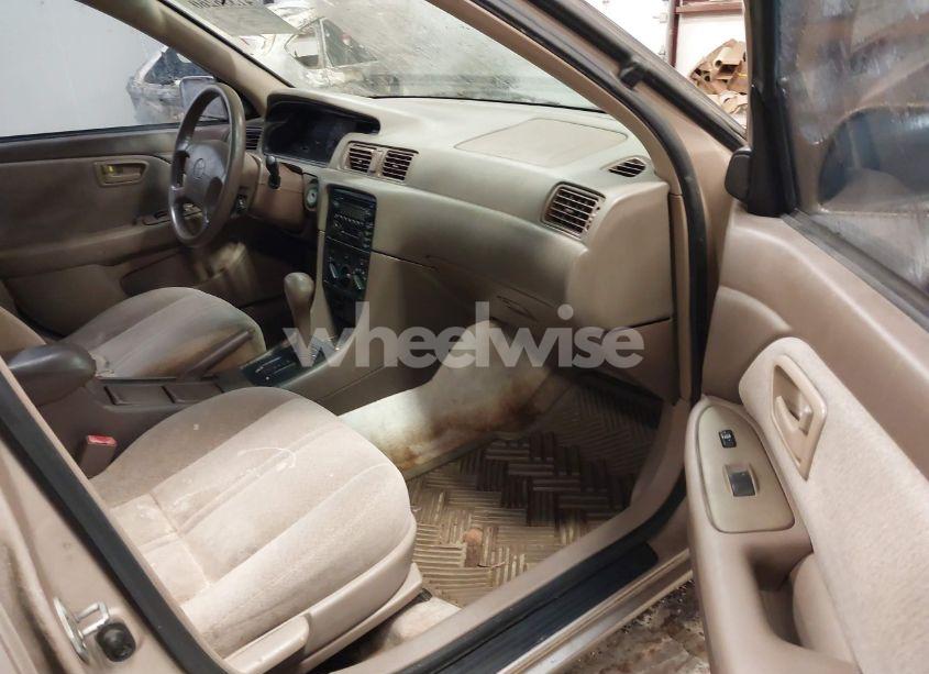 Photo 5 of 2001 Toyota Camry LE (VIN 4T1BG22K61U095586)