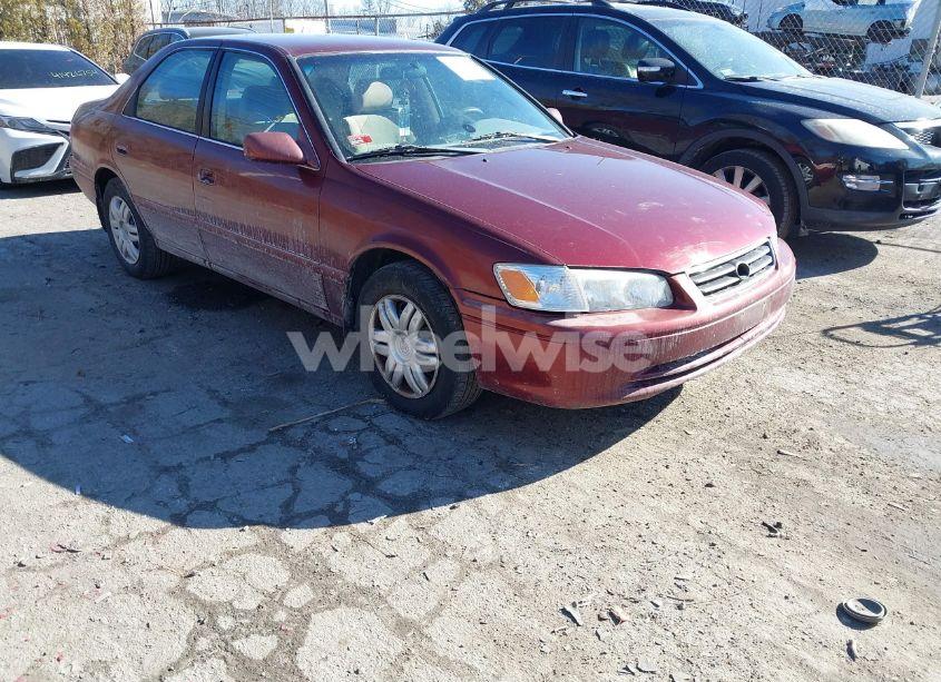 2001 Toyota Camry LE (VIN 4T1BG22K61U098701) main photo