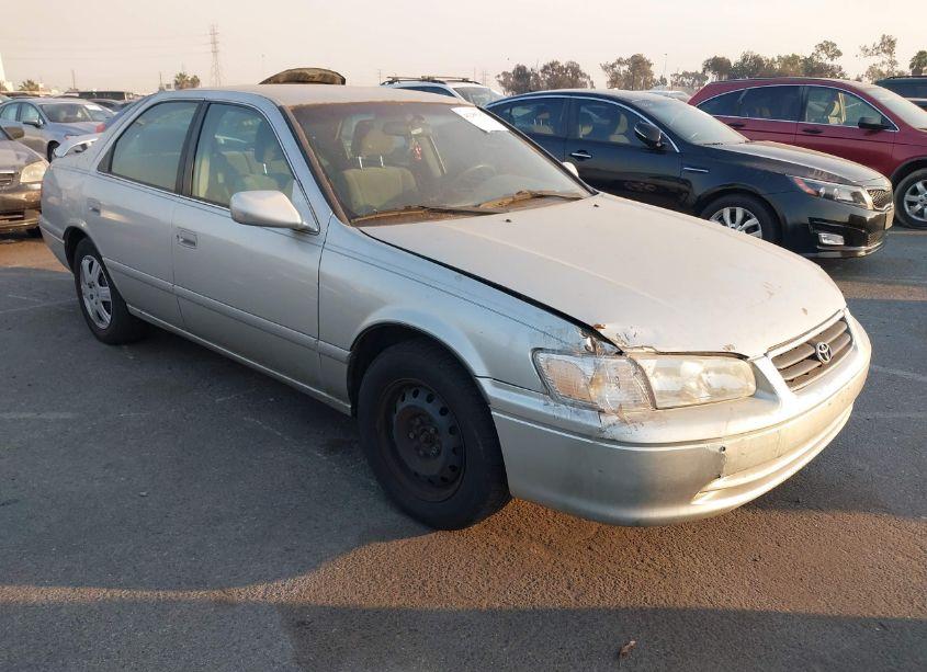 2001 Toyota Camry CE (VIN 4T1BG22K61U120034) main photo