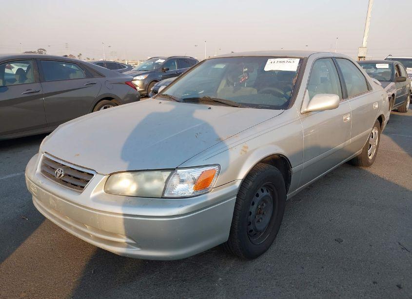 Photo 2 of 2001 Toyota Camry CE (VIN 4T1BG22K61U120034)