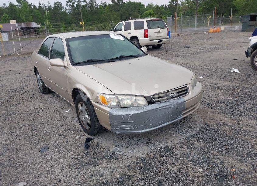 2001 Toyota Camry LE (VIN 4T1BG22K61U772698) main photo