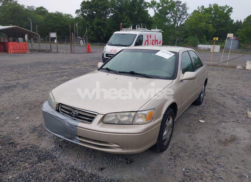 Photo 2 of 2001 Toyota Camry LE (VIN 4T1BG22K61U772698)