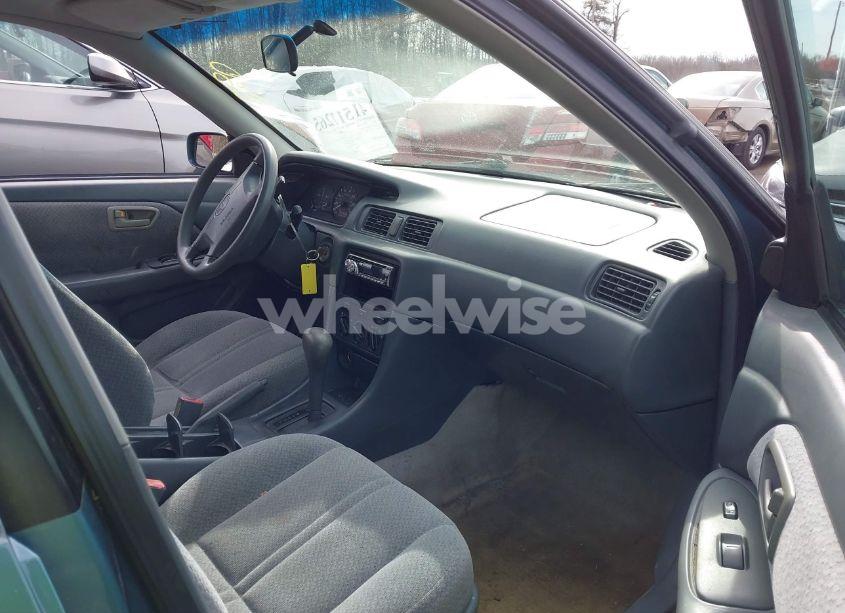 Photo 5 of 2001 Toyota Camry LE (VIN 4T1BG22K61U776489)