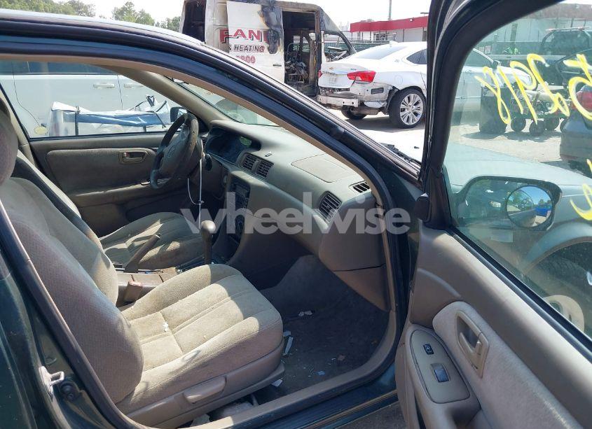 Photo 5 of 2001 Toyota Camry LE (VIN 4T1BG22K61U835511)