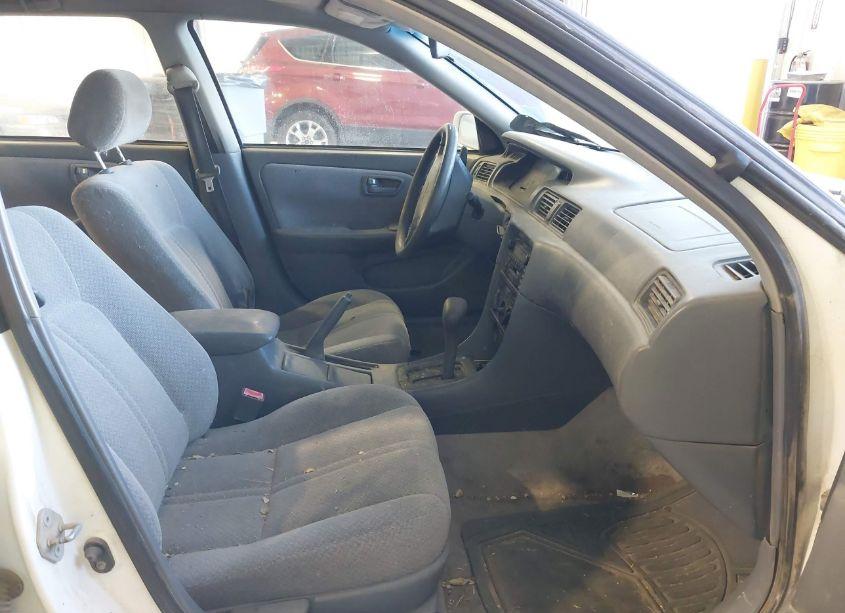 Photo 5 of 2001 Toyota Camry LE (VIN 4T1BG22K61U836660)