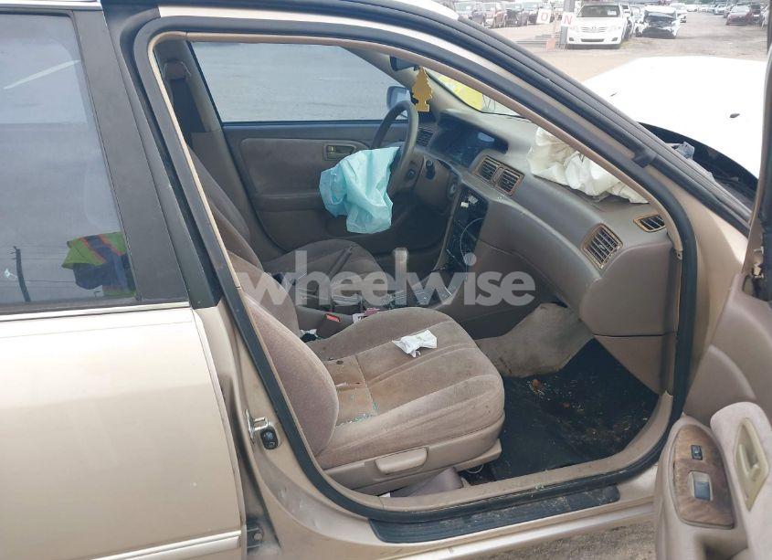 Photo 5 of 1998 Toyota Camry LE (VIN 4T1BG22K6WU249883)