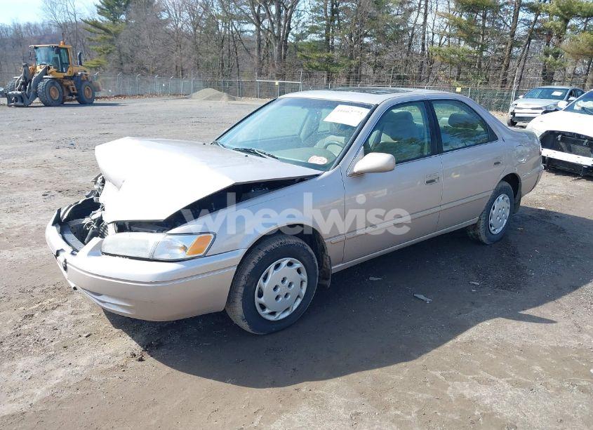 Photo 2 of 1998 Toyota Camry LE (VIN 4T1BG22K6WU342323)