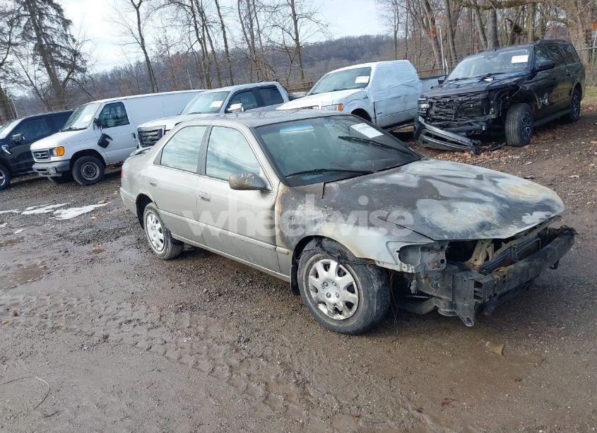 1998 Toyota Camry LE (VIN 4T1BG22K6WU370641) main photo