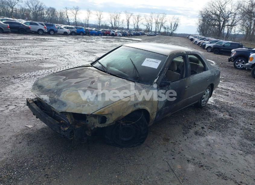 Photo 2 of 1998 Toyota Camry LE (VIN 4T1BG22K6WU370641)