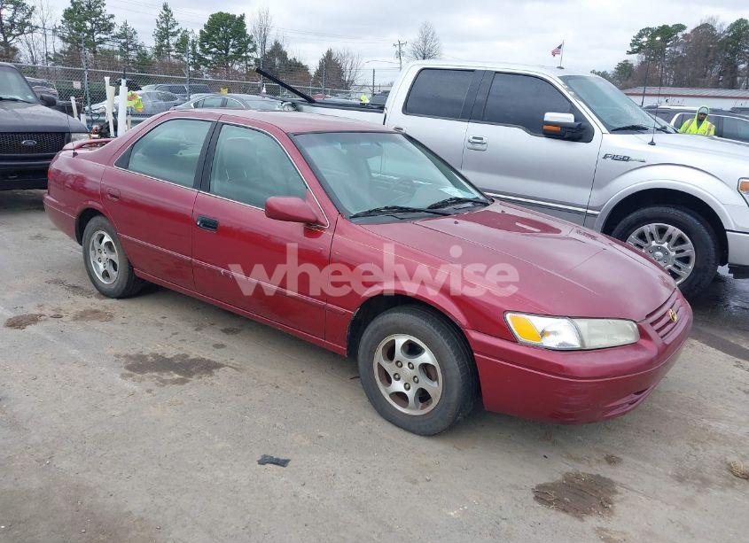 1998 Toyota Camry CE (VIN 4T1BG22K6WU385172) main photo