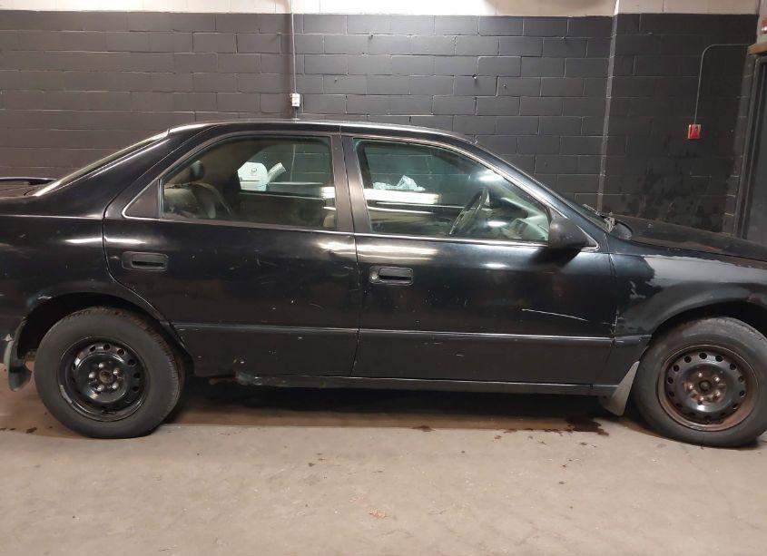 Photo 13 of 1999 Toyota Camry LE (VIN 4T1BG22K6XU586040)