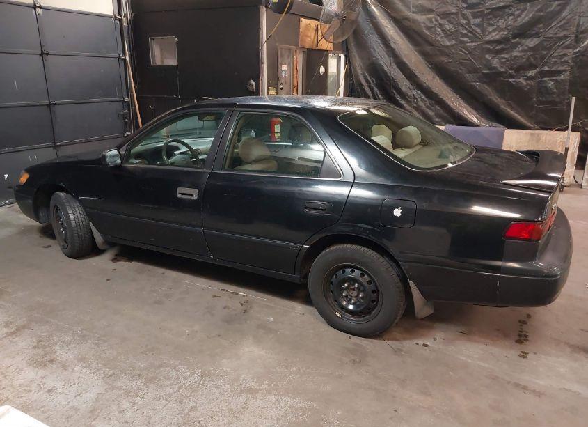 Photo 3 of 1999 Toyota Camry LE (VIN 4T1BG22K6XU586040)