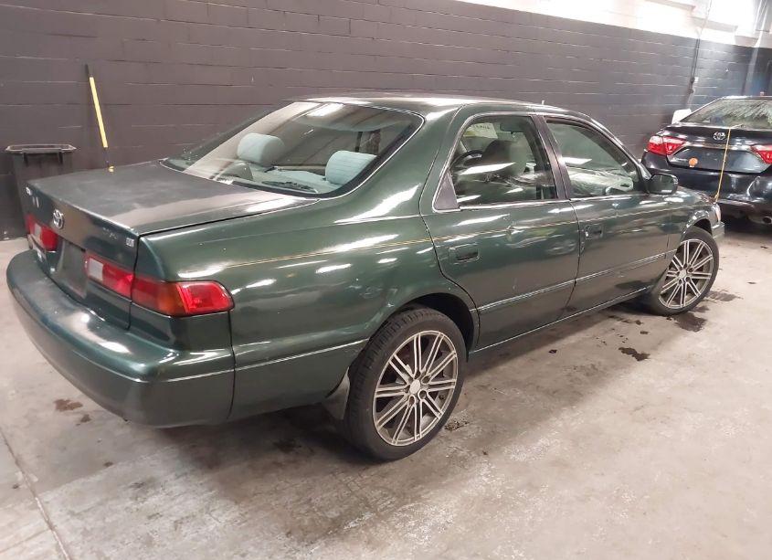 Photo 4 of 1999 Toyota Camry LE (VIN 4T1BG22K6XU915643)