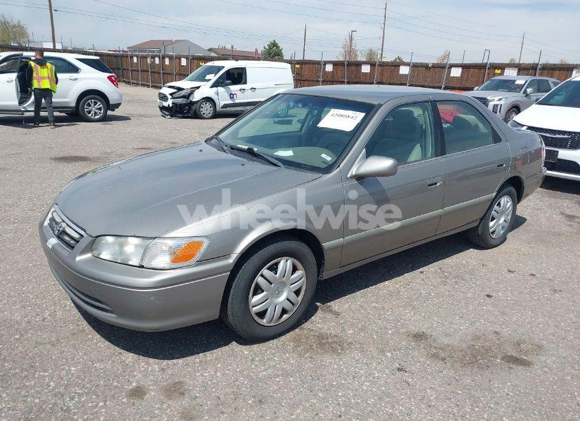 Photo 2 of 2000 Toyota Camry LE (VIN 4T1BG22K6YU682705)