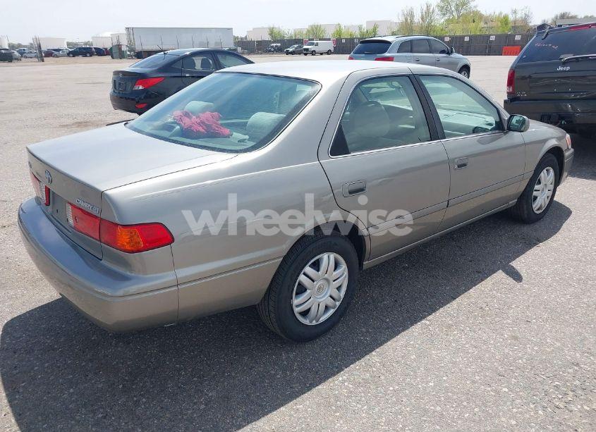 Photo 4 of 2000 Toyota Camry LE (VIN 4T1BG22K6YU682705)