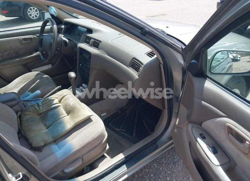 Photo 5 of 2000 Toyota Camry LE (VIN 4T1BG22K6YU682705)