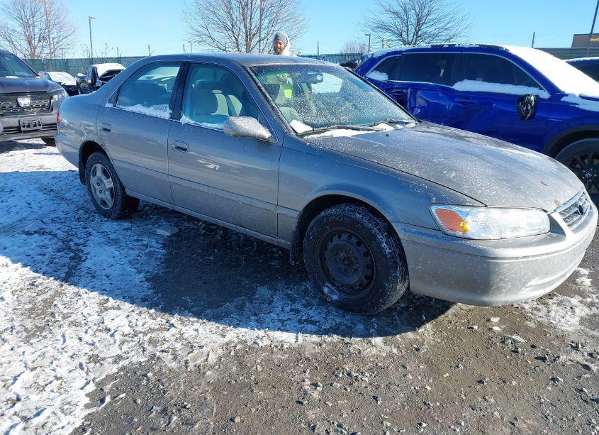 2000 Toyota Camry LE (VIN 4T1BG22K6YU685328) main photo