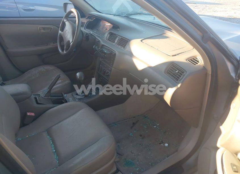 Photo 5 of 2000 Toyota Camry LE (VIN 4T1BG22K6YU696104)