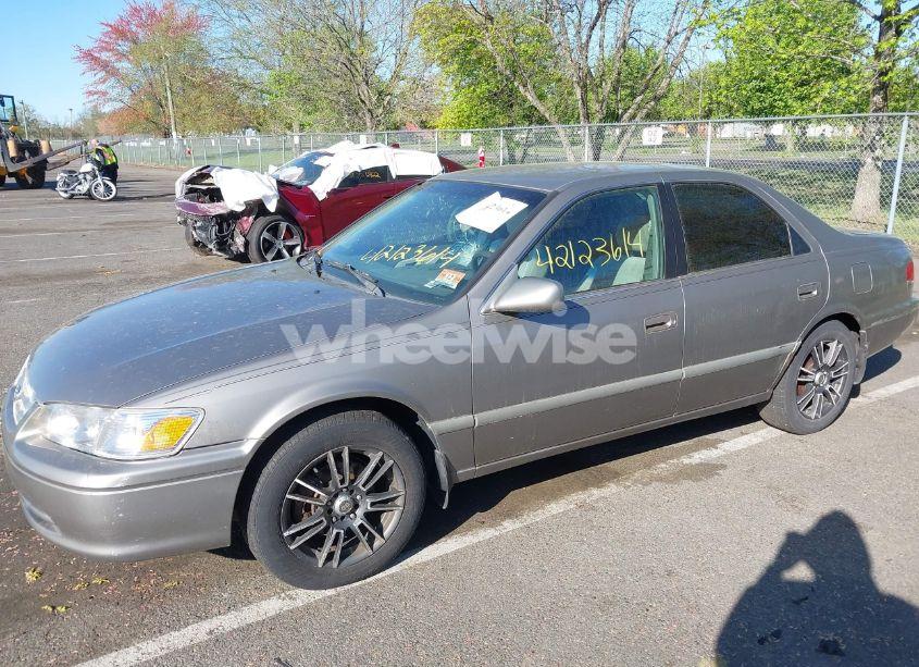 Photo 12 of 2000 Toyota Camry LE (VIN 4T1BG22K6YU704735)