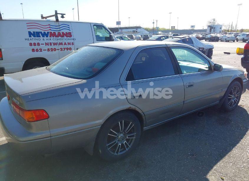Photo 14 of 2000 Toyota Camry LE (VIN 4T1BG22K6YU704735)