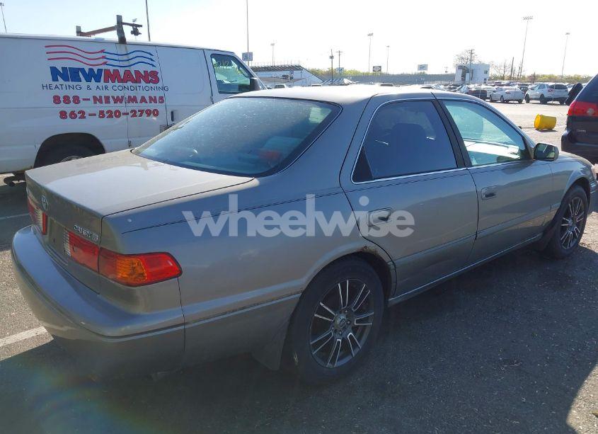 Photo 4 of 2000 Toyota Camry LE (VIN 4T1BG22K6YU704735)