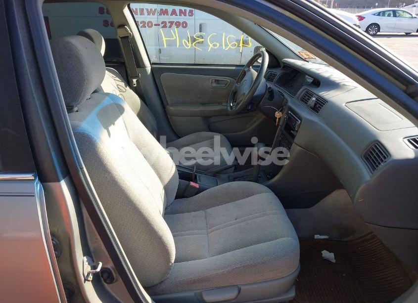 Photo 5 of 2000 Toyota Camry LE (VIN 4T1BG22K6YU704735)