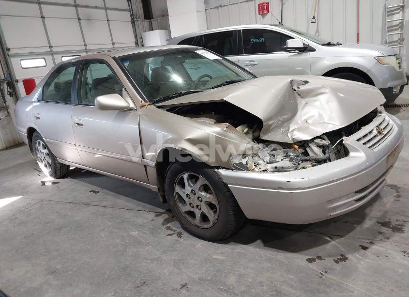 2000 Toyota Camry LE (VIN 4T1BG22K6YU756074) main photo