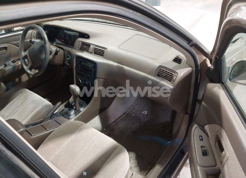 Photo 5 of 2000 Toyota Camry LE (VIN 4T1BG22K6YU756074)