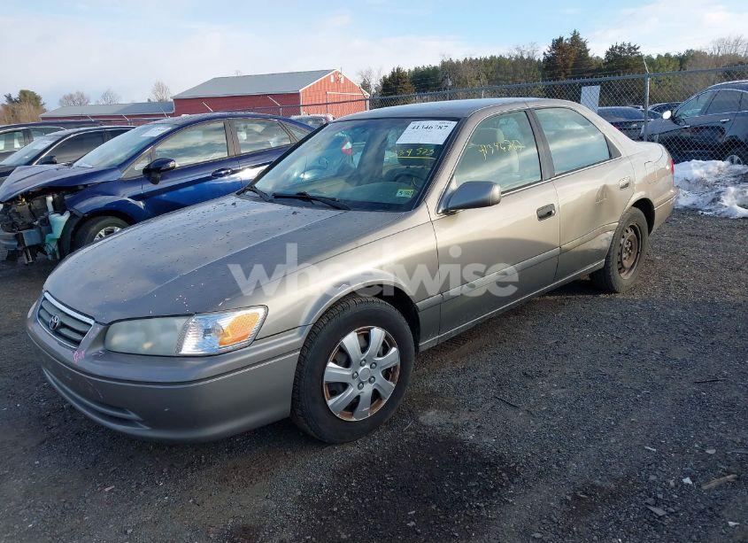 Photo 2 of 2001 Toyota Camry LE (VIN 4T1BG22K71U039575)