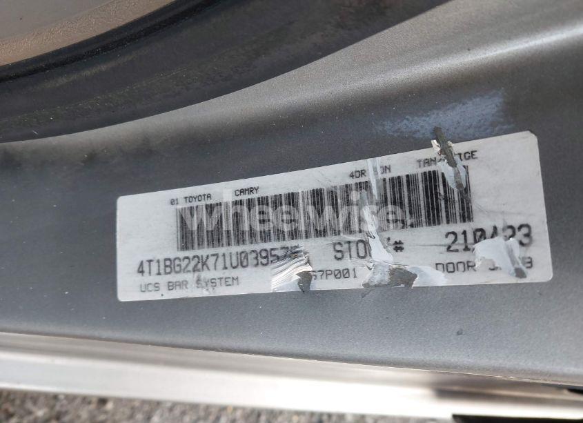 Photo 9 of 2001 Toyota Camry LE (VIN 4T1BG22K71U039575)