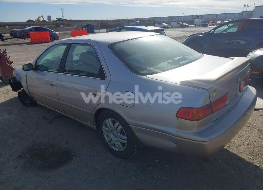 Photo 3 of 2001 Toyota Camry LE (VIN 4T1BG22K71U048292)