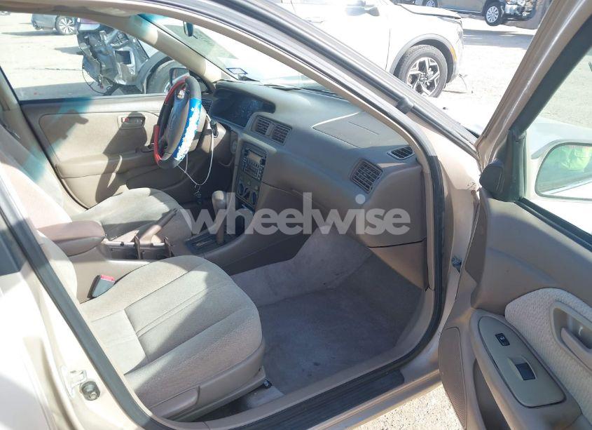 Photo 5 of 2001 Toyota Camry LE (VIN 4T1BG22K71U048292)