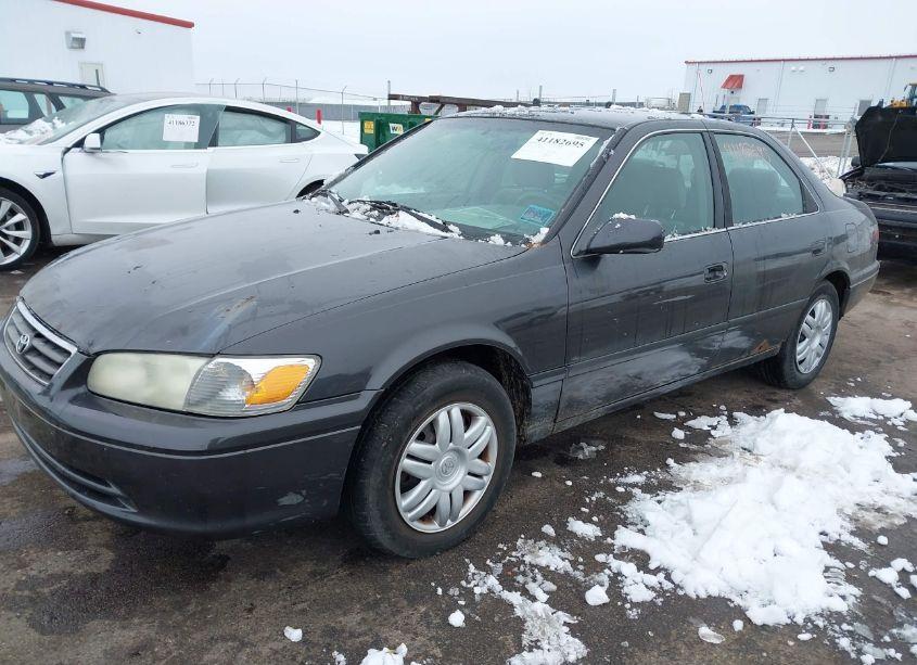 Photo 2 of 2001 Toyota Camry LE (VIN 4T1BG22K71U825277)