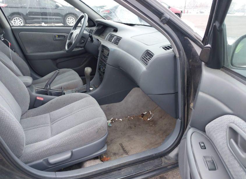 Photo 5 of 2001 Toyota Camry LE (VIN 4T1BG22K71U825277)
