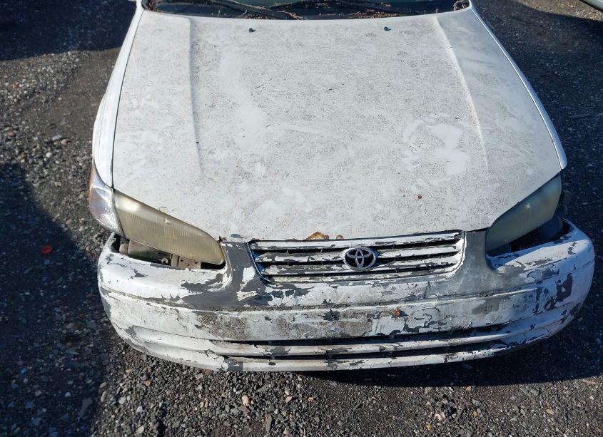 Photo 10 of 1998 Toyota Camry LE (VIN 4T1BG22K7WU190021)