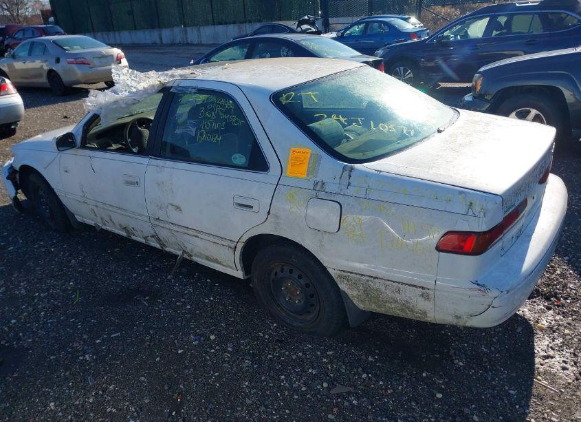 Photo 3 of 1998 Toyota Camry LE (VIN 4T1BG22K7WU190021)