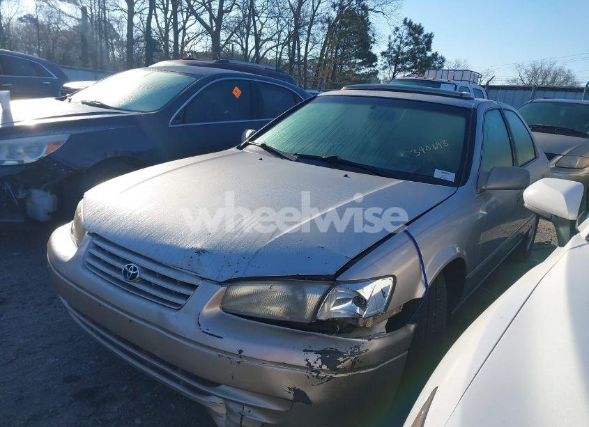 Photo 2 of 1998 Toyota Camry LE (VIN 4T1BG22K7WU340693)