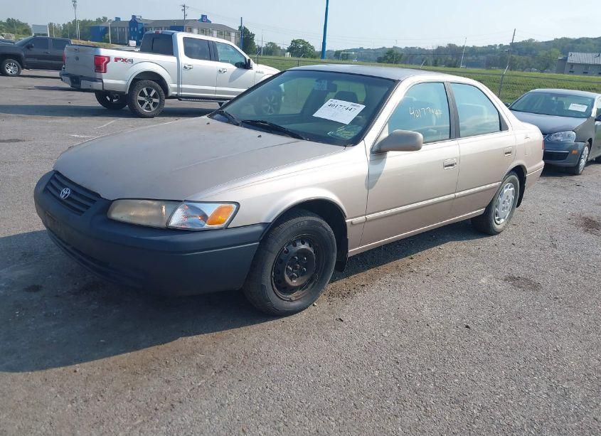 Photo 2 of 1998 Toyota Camry LE (VIN 4T1BG22K7WU851479)