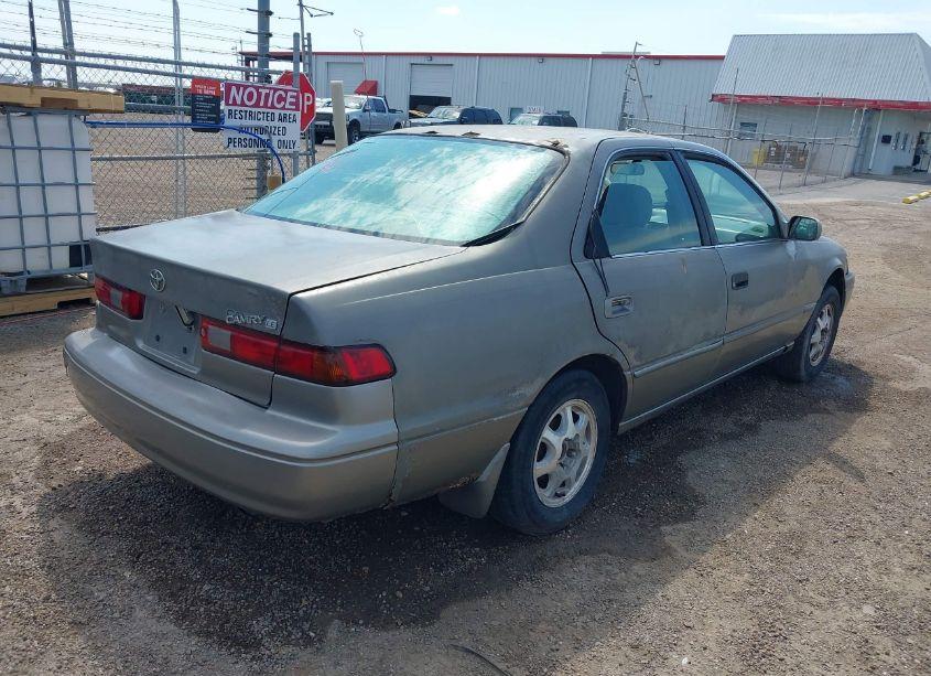 Photo 4 of 1999 Toyota Camry LE (VIN 4T1BG22K7XU486352)