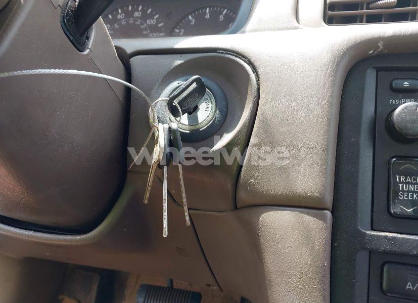 Photo 11 of 1999 Toyota Camry LE (VIN 4T1BG22K7XU604965)