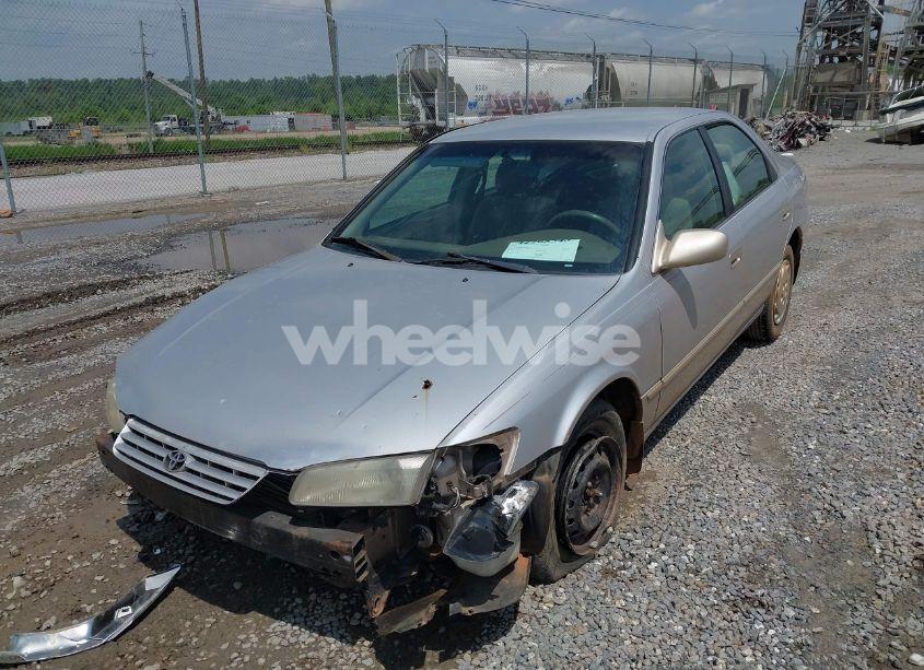 Photo 2 of 1999 Toyota Camry LE (VIN 4T1BG22K7XU604965)