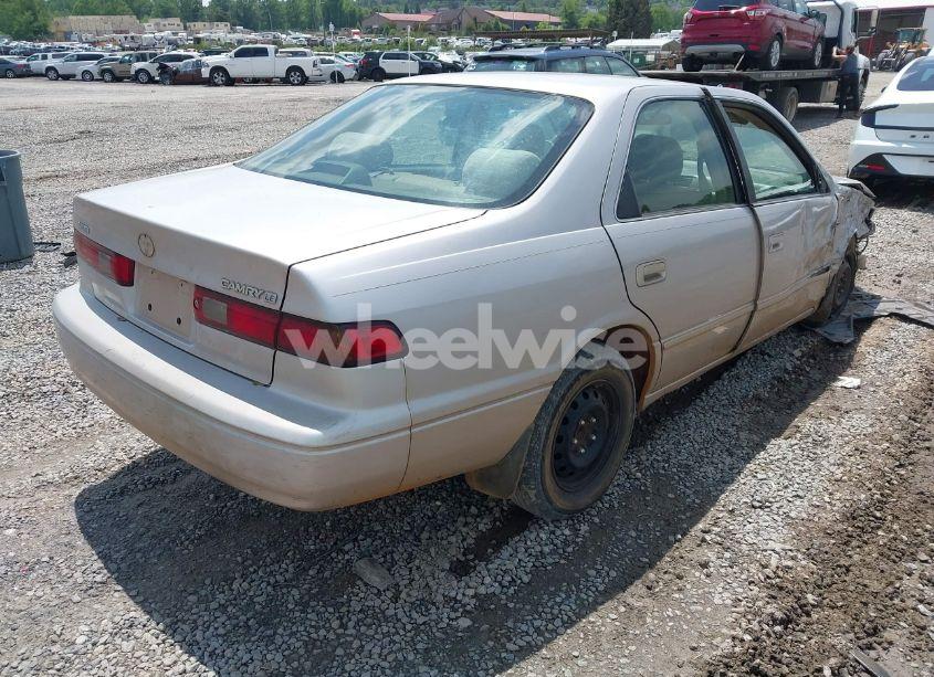 Photo 4 of 1999 Toyota Camry LE (VIN 4T1BG22K7XU604965)