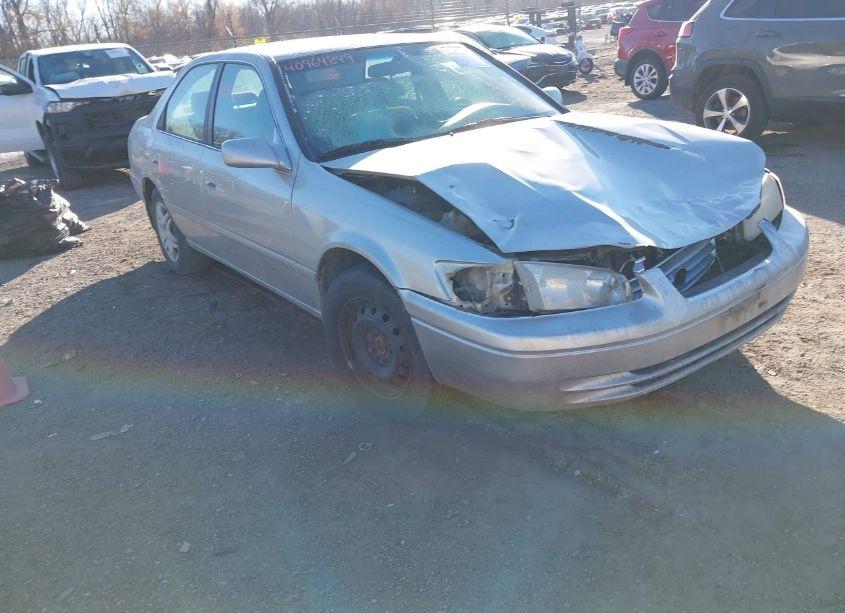 2000 Toyota Camry LE (VIN 4T1BG22K7YU644707) main photo