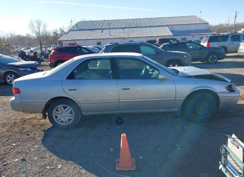 Photo 13 of 2000 Toyota Camry LE (VIN 4T1BG22K7YU644707)